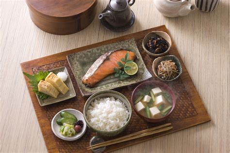 typical japanese diet breakfast lunch dinner
